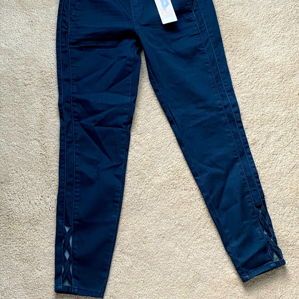 Levi’s Denizen Low Rise Ankle Jegging (s)